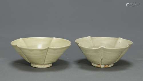 Pair of Creamy White Flower Shaped Bowls