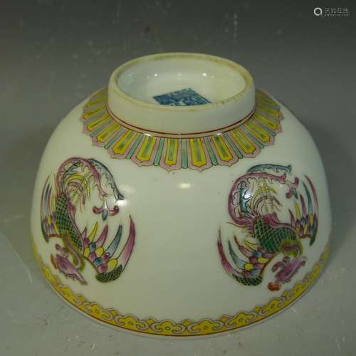 ANTIQUE CHINESE FAMILLE ROSE PORCELAIN BOWL - 19TH CENTURY QIANLONG MARK