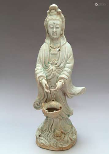 CHINESE ANTIQUE FIGURE OF GUANYIN.  REPUBLIC PERIOD