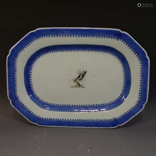 CHINESE ANTIQUE ARMORIAL PORCELAIN PLATTER - 18TH CENTURY