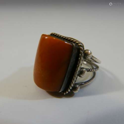 BEAUTIFUL STERLING SILVER BUTTERSCOTCH AMBER RING