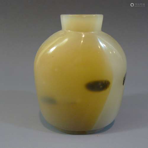 ANTIQUE CHINESE PEKING GLASS SNUFF BOTTLE. 19TH C