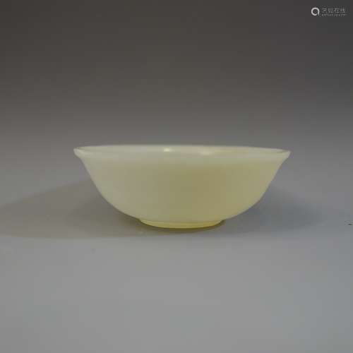 ANTIQUE CHINESE CARVED JADE BOWL - QING DYNASTY