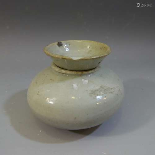 ANTIQUE CHINESE CELADON PORCELAIN CUP AND JAR - SONG DYNASTY