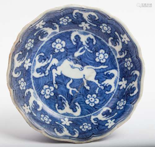 CHINESE QING BLUE AND WHITE PORCELAIN DISH