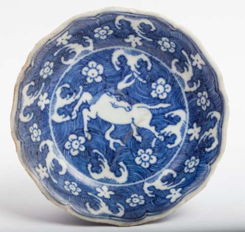 CHINESE QING BLUE AND WHITE PORCELAIN DISH