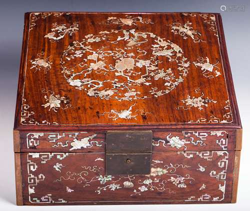 CHINESE QING ROSEWOOD JEWELRY BOX WITH INLAIDS