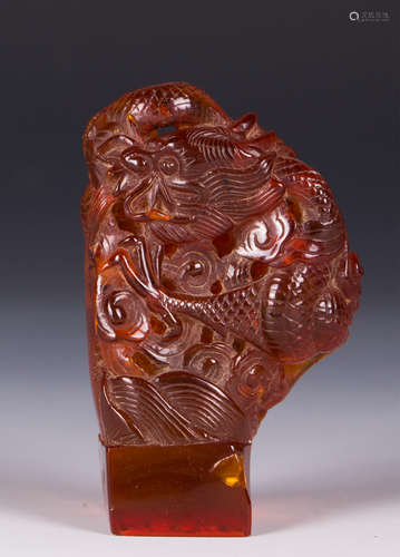 CHINESE AMBER CARVED SEAL, DRAGON MOTIF