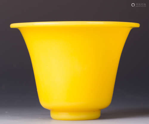 CHINESE EGG YOLK YELLOW PEKING GLASS CUP