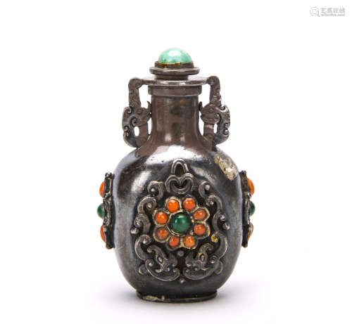 A Chinese Steel Snuff Bottle With Jewel Decorated