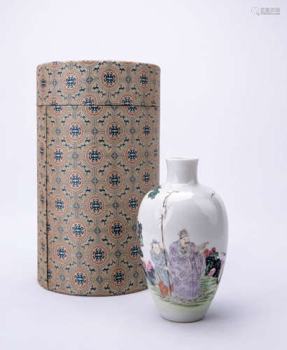 A Chinese Famille-Rose Vase With Portraiture Design