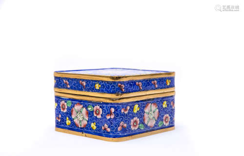 A Chinese Enamel Box With Gold Gilded Painting Decoration