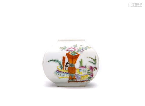 A Chinese Famille-Rose Porcelain Jar