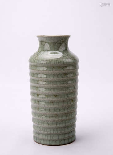 Chinese Ge-Type Porcelain Vase