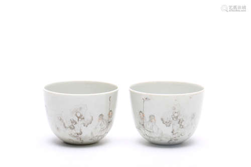 Pair of Chiese Famille-Rose Porcelain Cups