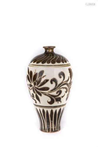 Chinese Cizhou Porcelain Vase of Meiping 