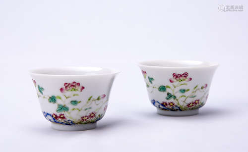 Pair of Chinese Famille-Rose Porcelain Bowls 