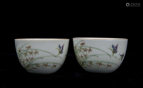 Pair of Chinese Porcelain Cups with Figural Decoration