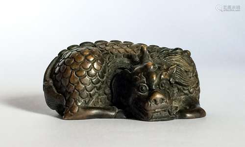 19TH CENTURY CHINESE BRONZE FIGURE OF BEAST