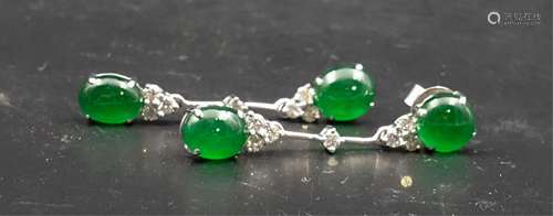 PAIR OF CHINESE JADEITE EARRINGS