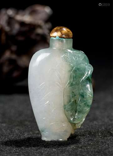 CHINESE QING DYNASTY JADEITE SNUFF BOTTLE