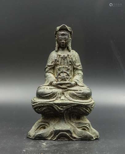 CHINESE QING DYNASTY BRONZE SITTED GUANYIN