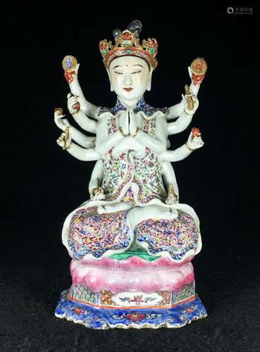 CHINESE QING DYNASTY FAMILLE ROSE GUANYIN