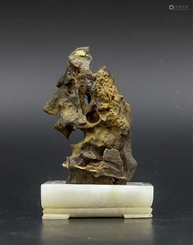 CHINESE QING DYNASTY SCHOLAR ROCK ON JADE STAND