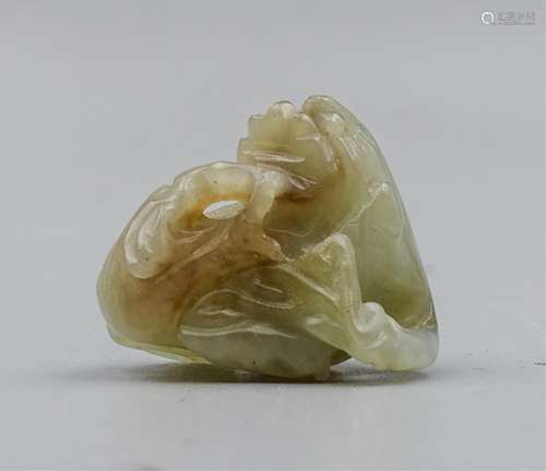 CHINESE QING DYNASTY HETIAN JADE CARVED LION