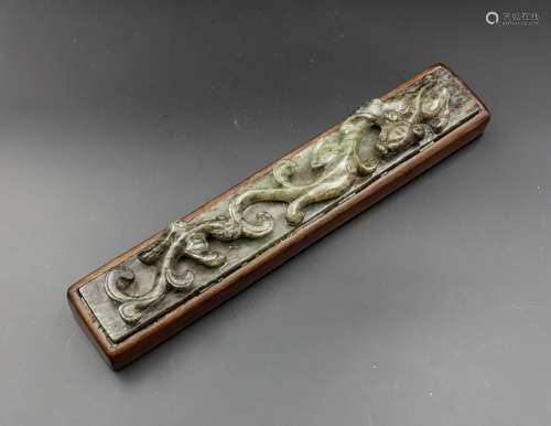 CHINESE MING DYNASTY JADE CHILONG PAPER WEIGHT