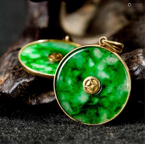 CHINESE QING DYNASTY JADEITE PENDANTS 18K GOLD