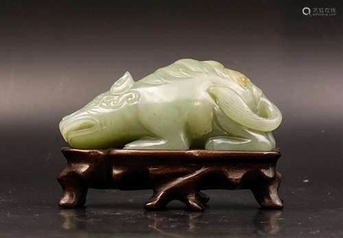 CHINESE MING DYNASTY CELADON JADE BEAST