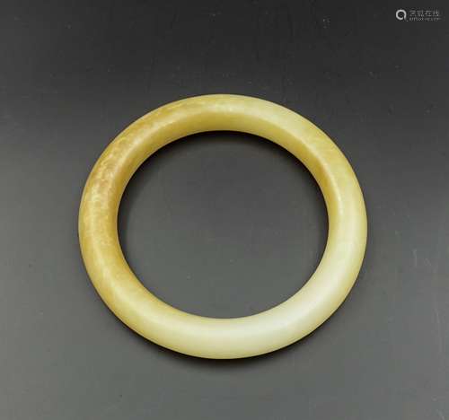 CHINESE MING DYNASTY HETIAN JADE BANGLE