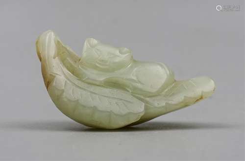 CHINESE QING DYNASTY HETIAN JADE CARVED CAT