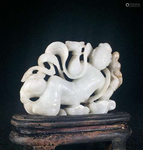 CHINESE JADE CARVED FIGURE OF LADY