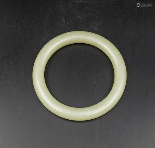 CHINESE HETIAN JADE BANGLE