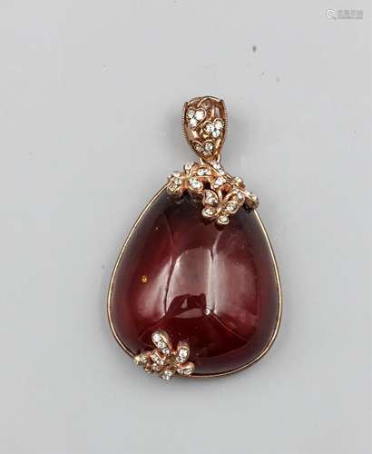 CHINESE AMBER AND DIAMOND PENDANT