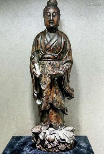 CHINESE WOOD CARVED FIGURE OF GUANYIN