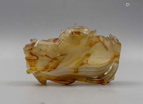 CHINESE QING DYNASTY AGATE WATER COUPE