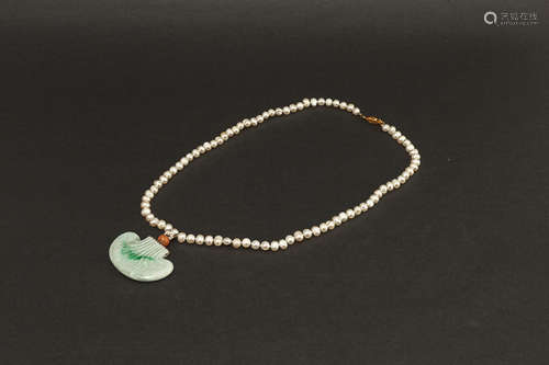 19th Chinese Antique Jade Jadeite Pendant on Pearl Necklace清晚期 珍珠項鏈墜翡翠荷包