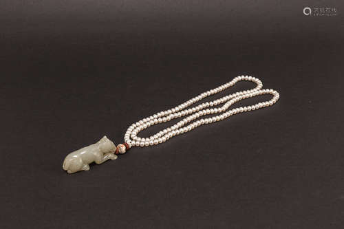 19th Chinese Antique Jade Toggle on Pearl Necklace清晚期 珍珠項鏈墜白玉馬