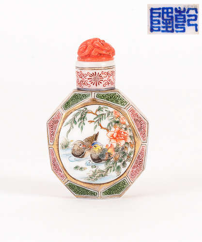 19th Enamel Milk Glass Snuff Bottle清光緒 琉璃胎畫琺瑯鼻煙壺