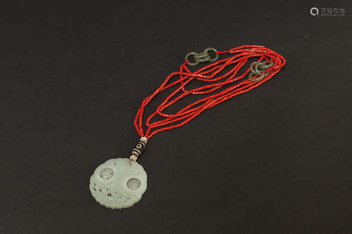 19th Chinese Antique Jade Plaque on Coral Necklace清晚期 珊瑚項鏈墜轉心佩