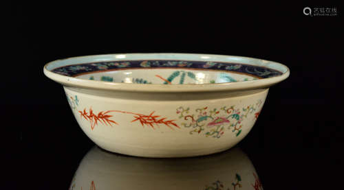 Chinese Porcelain Basin with Foolion Scene