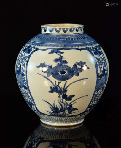 Japanese Blue White Porcelain Jar - Atria