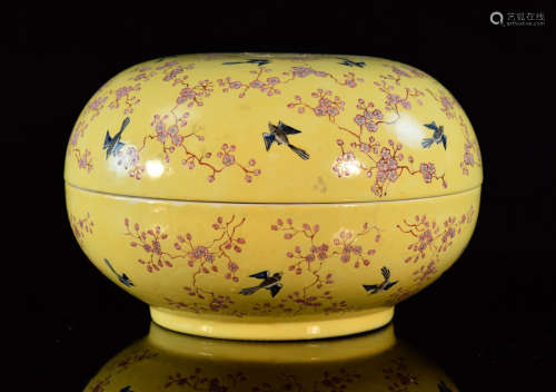 Chinese Yellow Porcelain Covered Box with Bird Scene