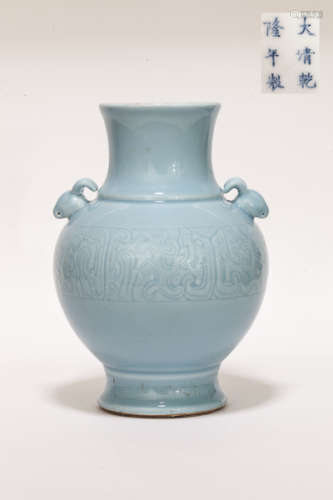 18th Chinese Antique Lavender-Glazed Porcelain Vase清乾隆 天藍釉仿古大瓶