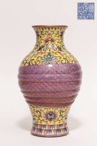 Chinese Antique Rose Famille Porcelain Vase清 粉彩瓶