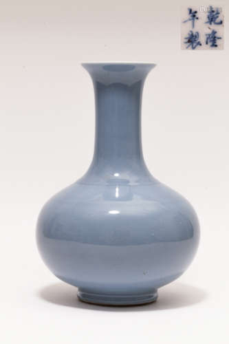 Chinese Antique Lavender-Glazed Porcelain Vase清乾隆 天藍釉天球瓶