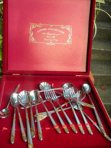 Box of Spoon and forks